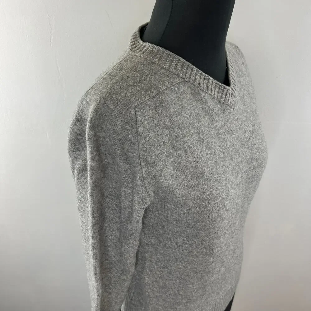 A.P.C. Gray Knit Long Sleeve V-Neckline Ribbed Hem & Cuffs Pullover Sweater XS?